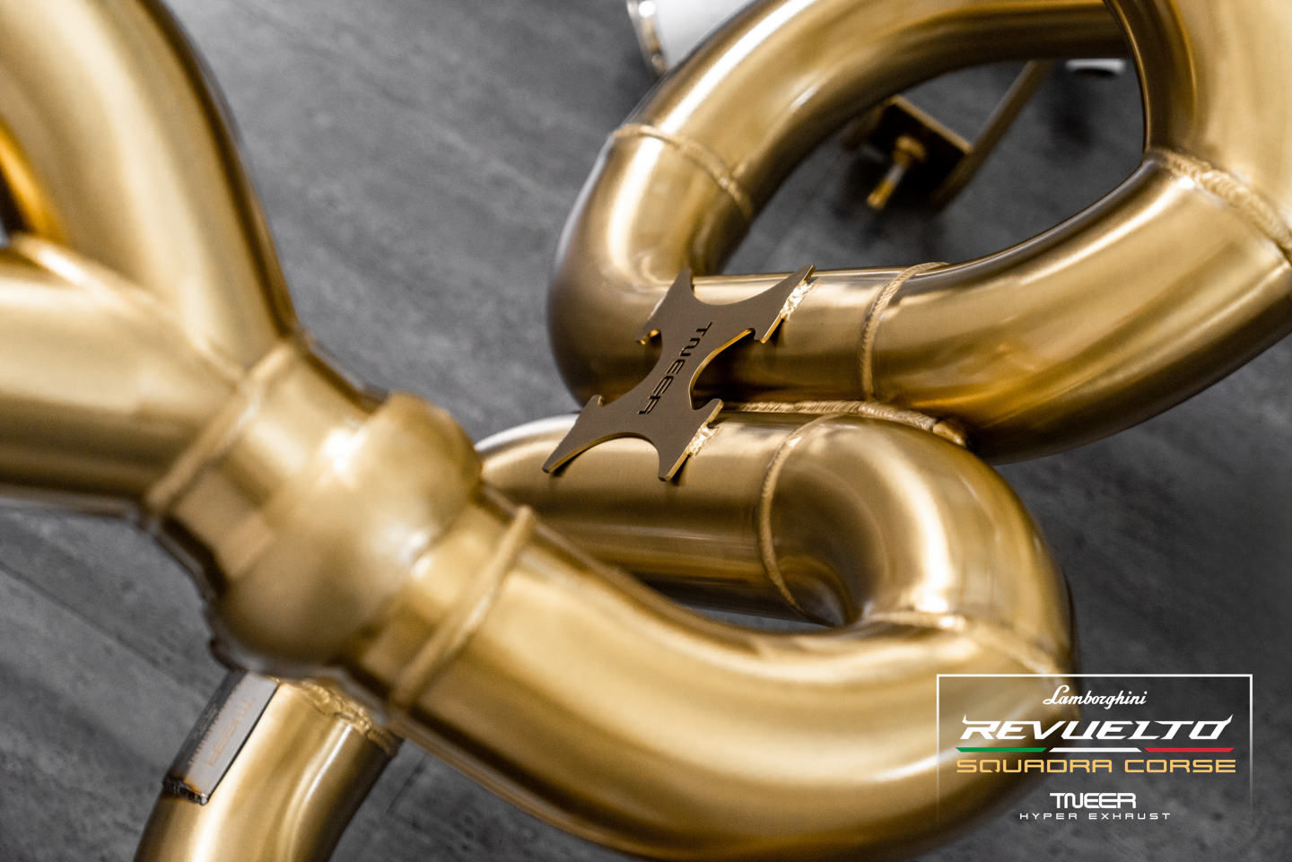 REVUELTO SQUADRA CORSE Gold Edition