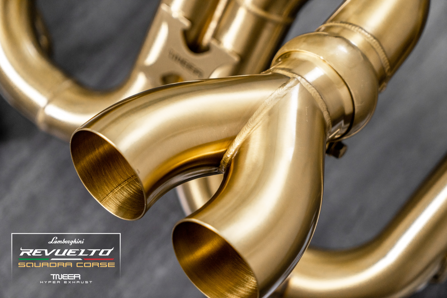 REVUELTO SQUADRA CORSE Gold Edition
